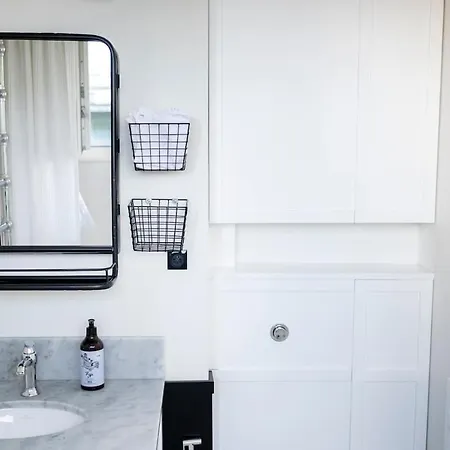 1 Bedroom Penthouse With Large Terrace In Prime Location Apartment