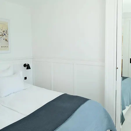 1 Bedroom Penthouse With Large Terrace In Prime Location Warsaw