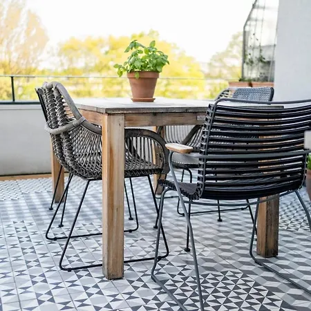 1 Bedroom Penthouse With Large Terrace In Prime Location * ורשה
